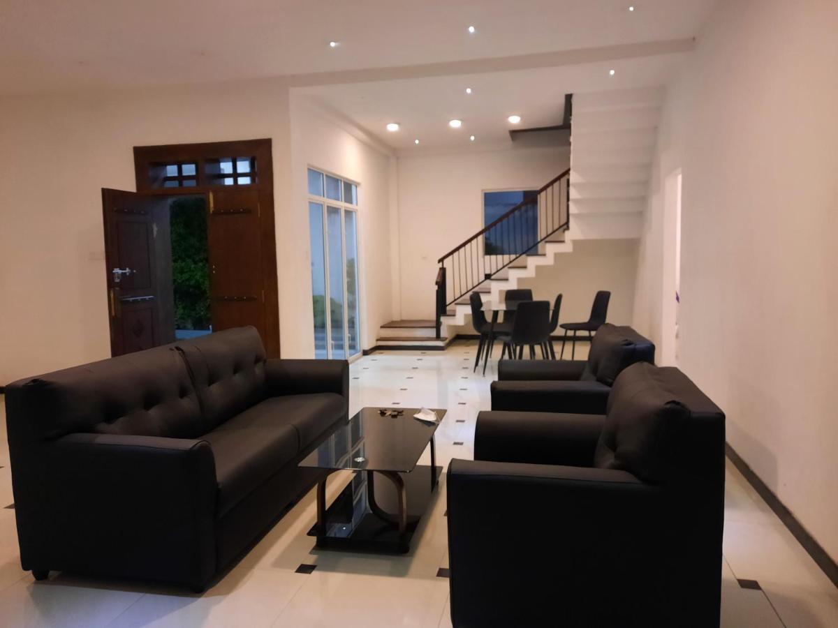 Vidushi Home Minuwangoda Esterno foto
