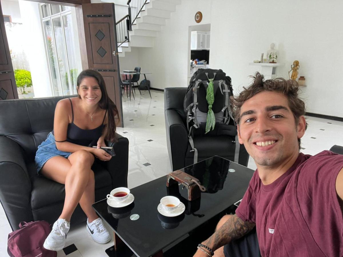 Vidushi Home Minuwangoda Esterno foto
