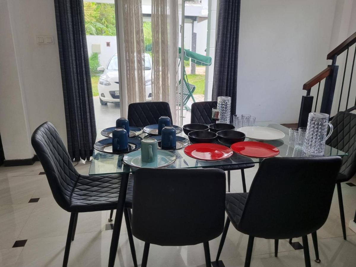 Vidushi Home Minuwangoda Esterno foto