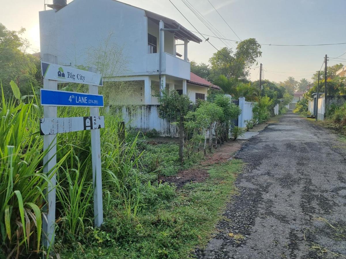 Vidushi Home Minuwangoda Esterno foto