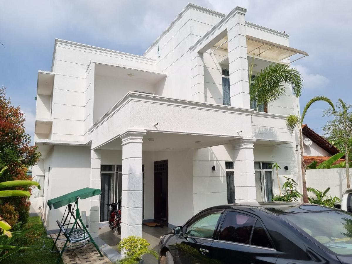 Vidushi Home Minuwangoda Esterno foto
