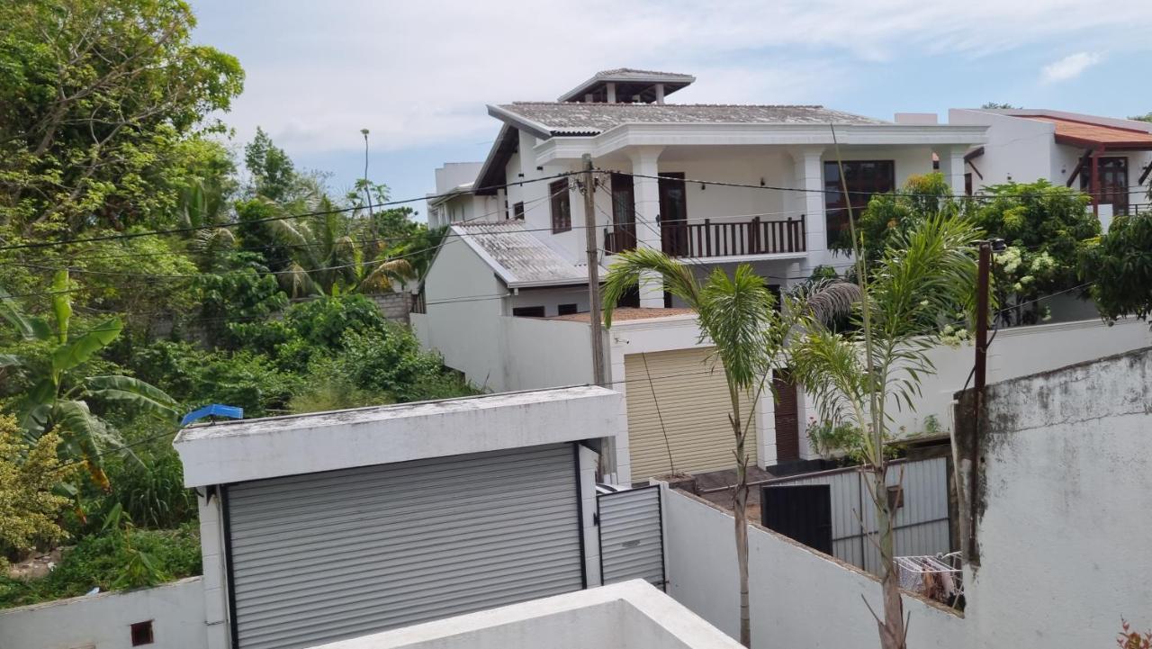 Vidushi Home Minuwangoda Esterno foto