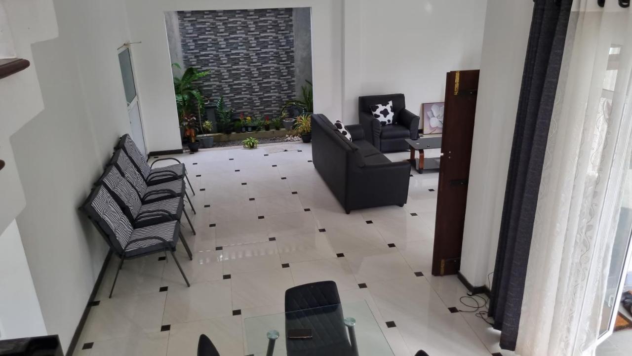 Vidushi Home Minuwangoda Esterno foto
