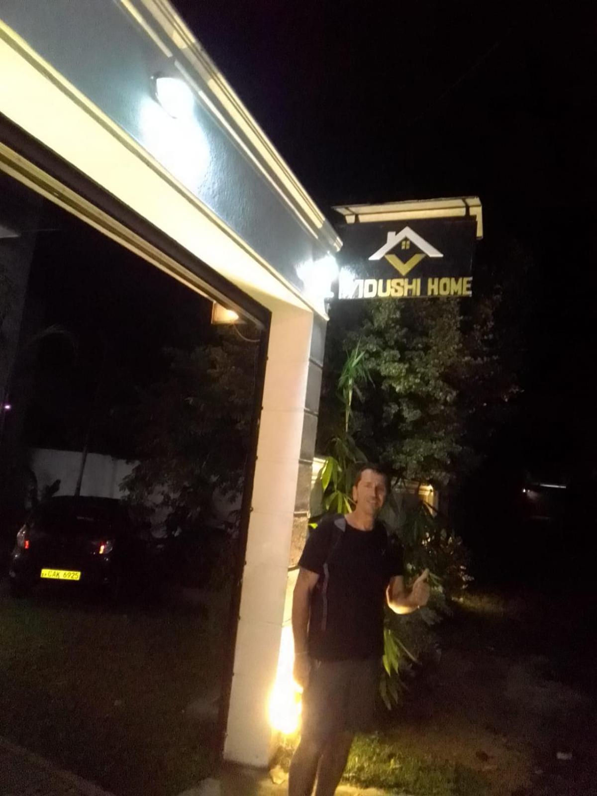 Vidushi Home Minuwangoda Esterno foto