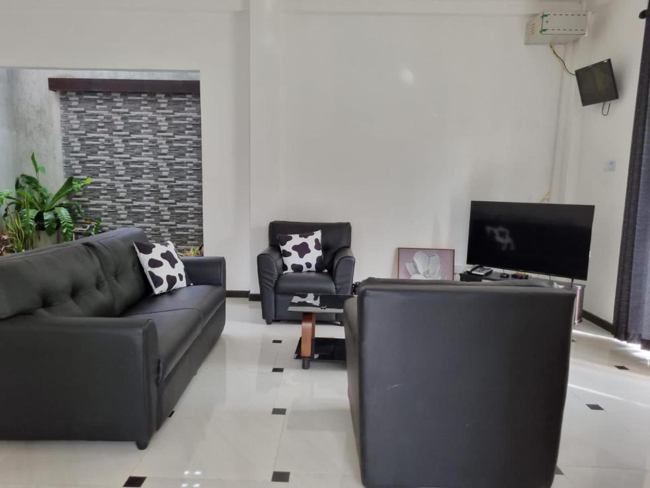 Vidushi Home Minuwangoda Esterno foto