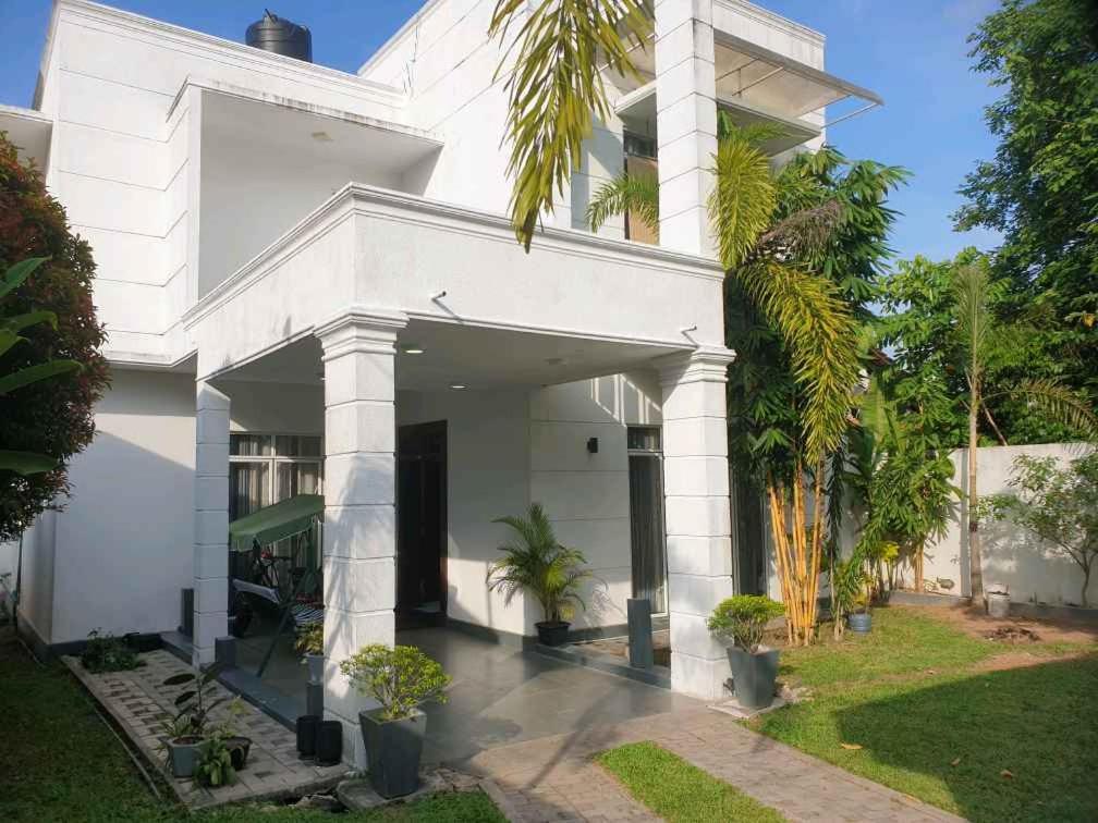 Vidushi Home Minuwangoda Esterno foto
