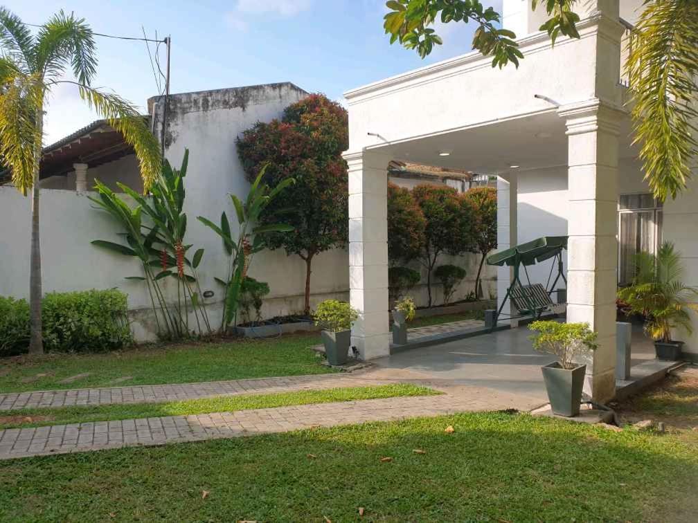 Vidushi Home Minuwangoda Esterno foto